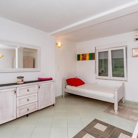 Apartmani Lira Sutomore Εξωτερικό φωτογραφία