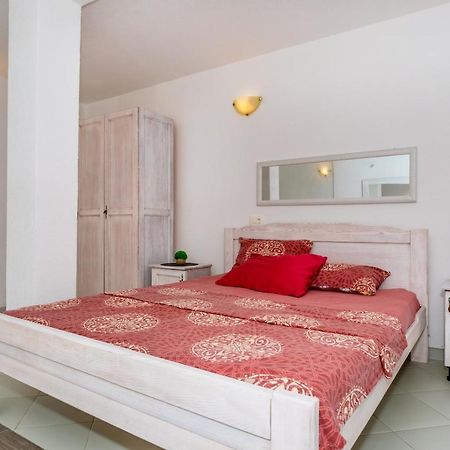 Apartmani Lira Sutomore Εξωτερικό φωτογραφία